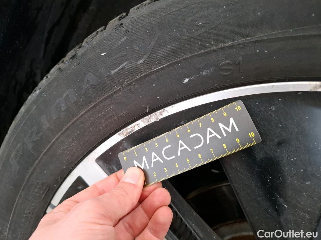  Peugeot  5008 PEUGEOT  / 2020 / 5P / SUV PureTech 130 S&S EAT8 GT Pack #28