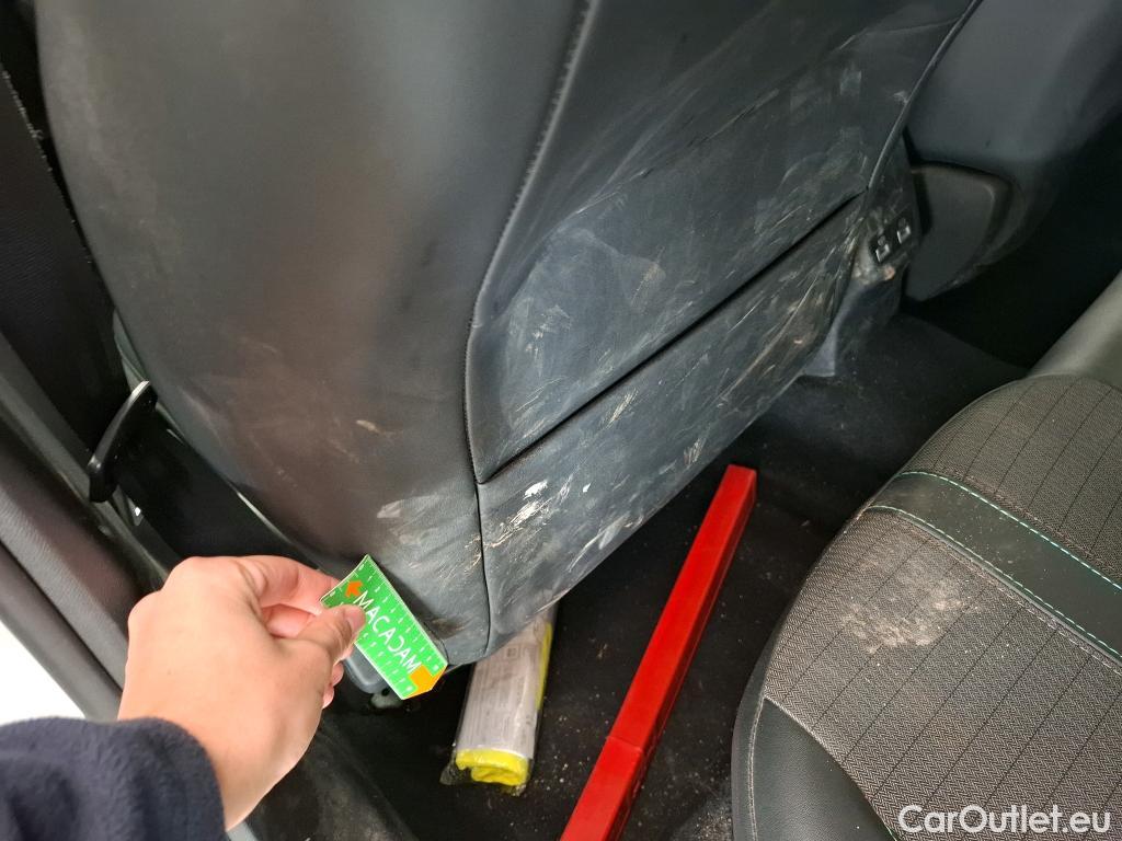  Peugeot  208  Allure Business 1.2 PureTech 100CV BVM6 E6d #18