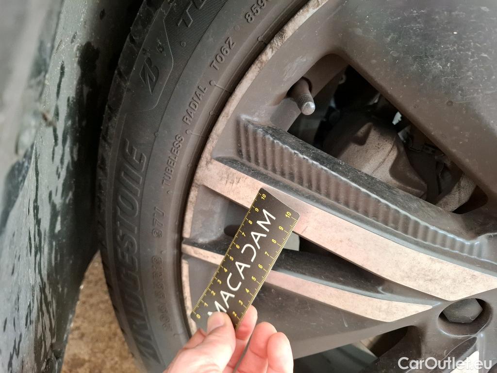  Peugeot  5008 PEUGEOT  / 2020 / 5P / SUV PureTech 130 S&S EAT8 GT Pack #20