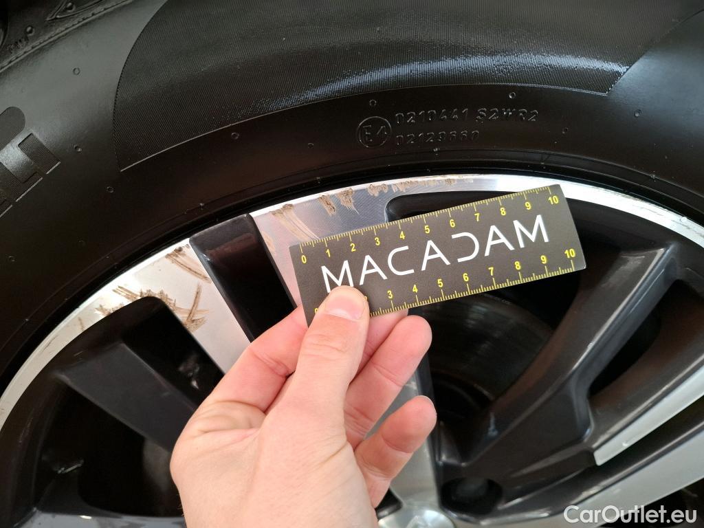  Peugeot  3008 PEUGEOT  / 2020 / 5P / SUV PureTech 130 S&S EAT8 GT #21