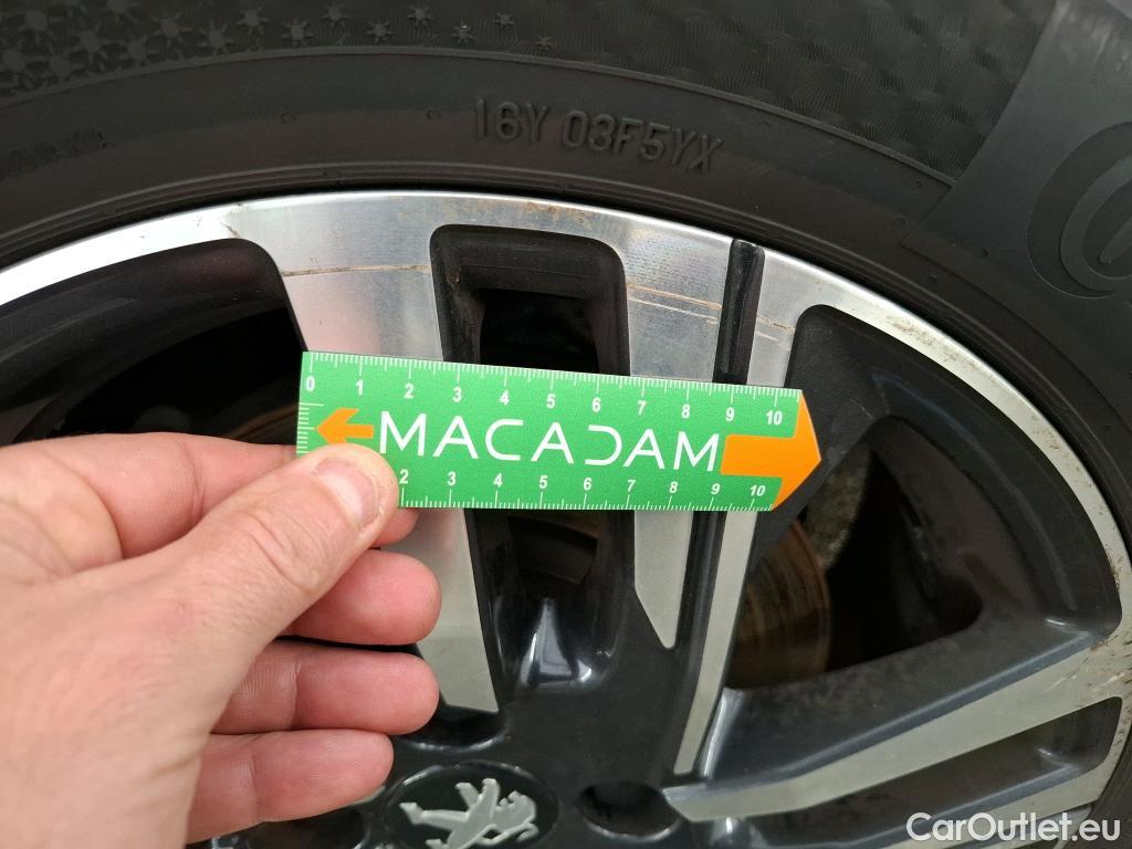  Peugeot  208  Allure Pack 1.2 PureTech 100CV BVA8 E6d #8