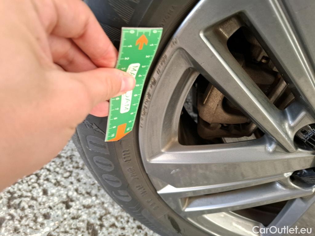  Peugeot  308 PEUGEOT  SW / 2021 / 5P / Break PureTech 130 S&S EAT8 ACTIVE PACK #26