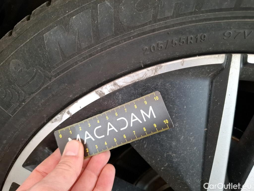  Peugeot  5008 PEUGEOT  / 2020 / 5P / SUV PureTech 130 S&S EAT8 GT Pack #13