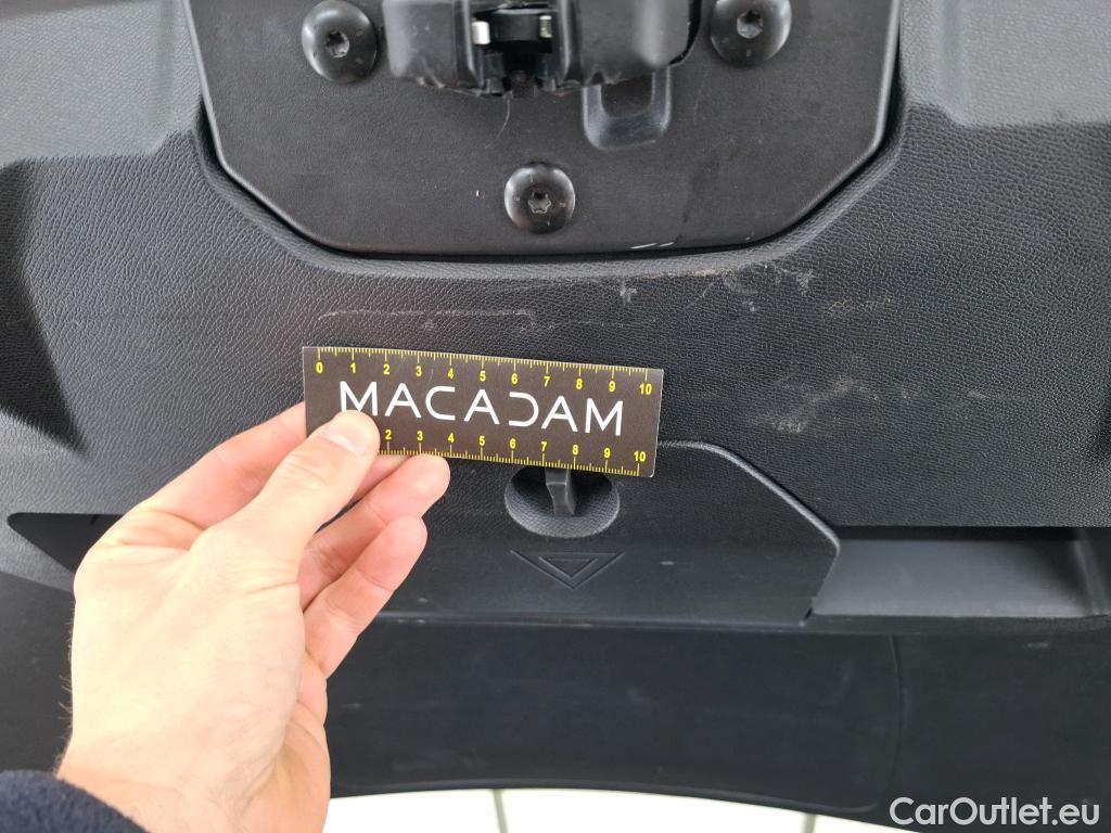  Peugeot  3008 PEUGEOT  / 2020 / 5P / SUV PureTech 130 S&S EAT8 GT #37