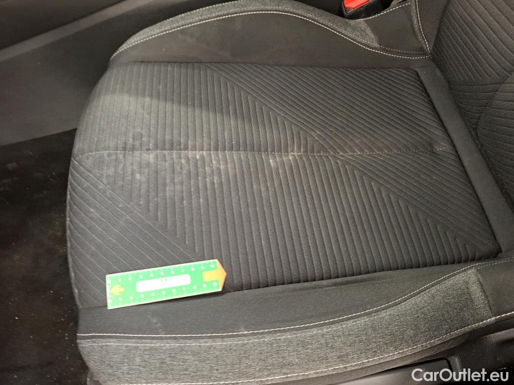  Peugeot  308 PEUGEOT  SW / 2021 / 5P / Break PureTech 130 S&S EAT8 ACTIVE PACK #19