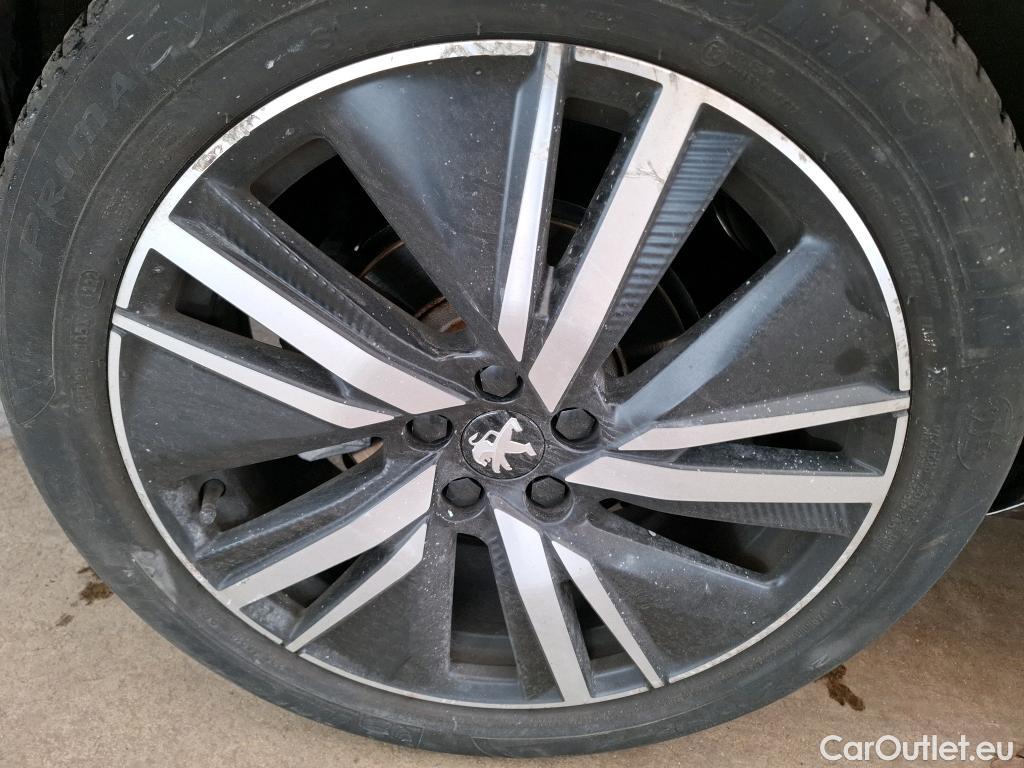  Peugeot  5008 PEUGEOT  / 2020 / 5P / SUV PureTech 130 S&S EAT8 GT Pack #22