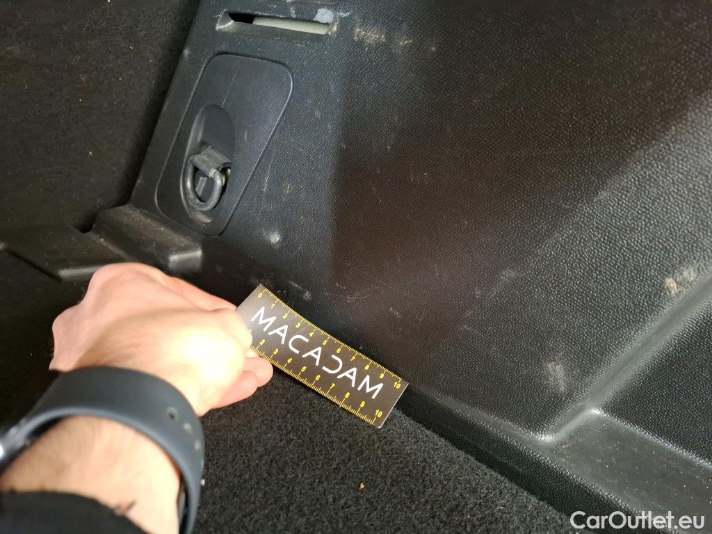  Peugeot  3008 PEUGEOT  / 2020 / 5P / SUV PureTech 130 S&S EAT8 GT #48