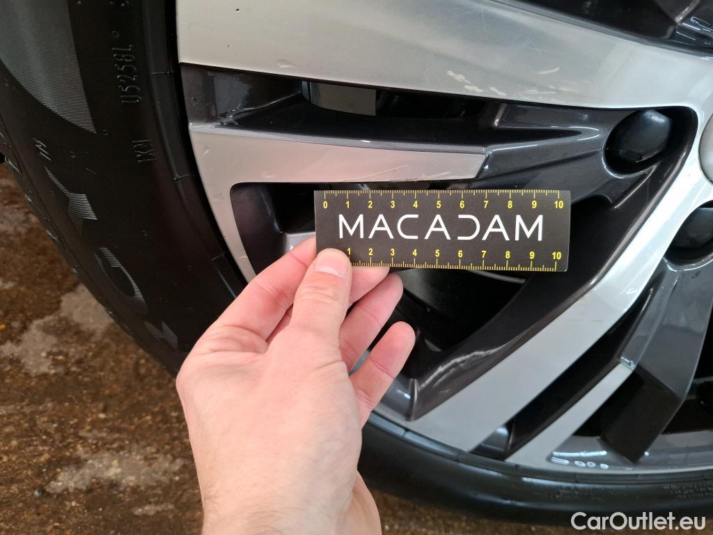  Peugeot  3008 PEUGEOT  / 2020 / 5P / SUV PureTech 130 S&S EAT8 GT #24