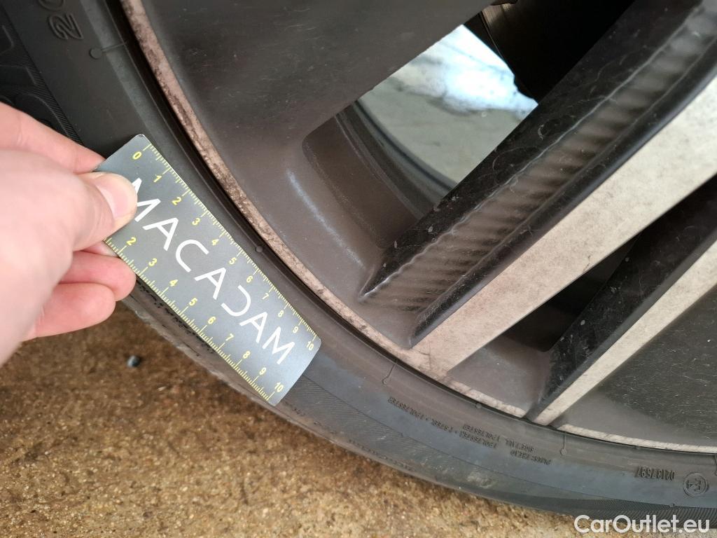  Peugeot  5008 PEUGEOT  / 2020 / 5P / SUV PureTech 130 S&S EAT8 GT Pack #19