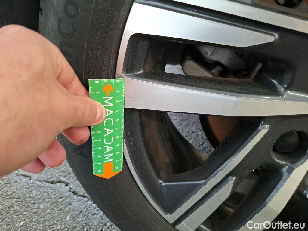  Peugeot  208  Allure Pack 1.2 PureTech 100CV BVA8 E6d #17