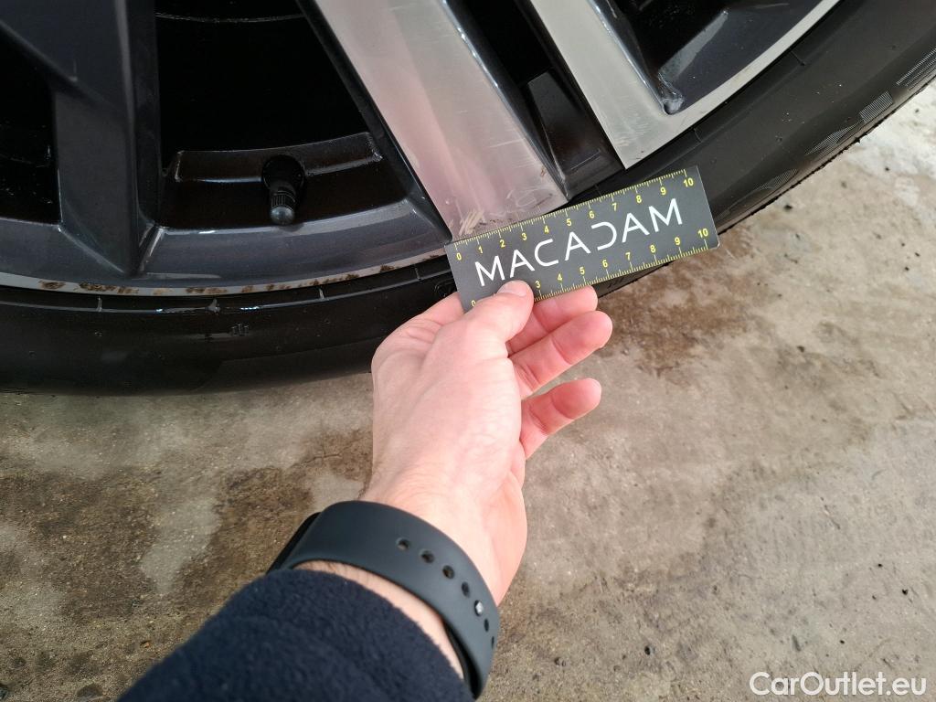  Peugeot  3008 PEUGEOT  / 2020 / 5P / SUV PureTech 130 S&S EAT8 GT #32