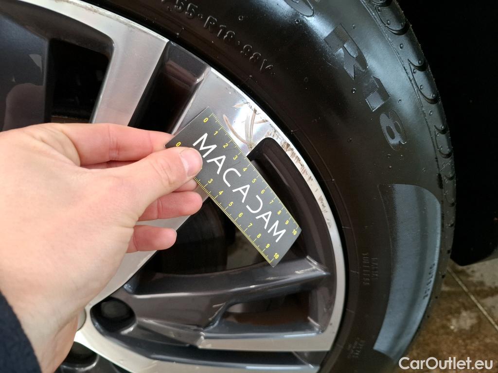  Peugeot  3008 PEUGEOT  / 2020 / 5P / SUV PureTech 130 S&S EAT8 GT #22