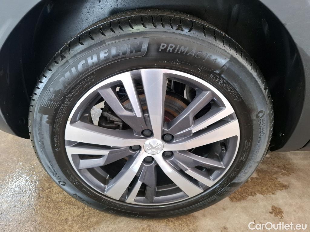  Peugeot  3008 PEUGEOT  / 2020 / 5P / SUV PureTech 130 S&S EAT8 GT #63