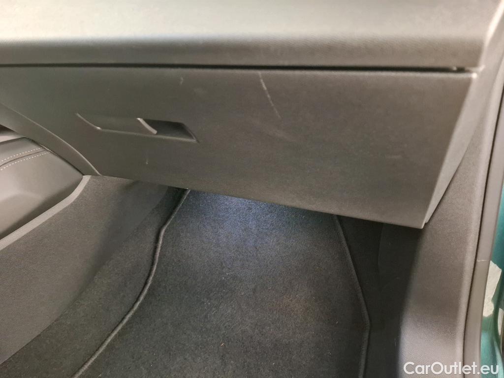  Peugeot  308 PEUGEOT  SW / 2021 / 5P / Break PureTech 130 S&S EAT 8 ALLURE #12