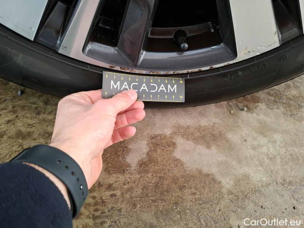  Peugeot  3008 PEUGEOT  / 2020 / 5P / SUV PureTech 130 S&S EAT8 GT #30