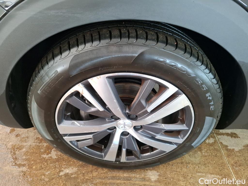  Peugeot  3008 PEUGEOT  / 2020 / 5P / SUV PureTech 130 S&S EAT8 GT #17