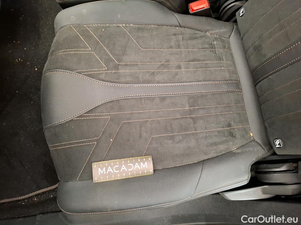  Peugeot  5008 PEUGEOT  / 2020 / 5P / SUV PureTech 130 S&S EAT8 GT Pack #38