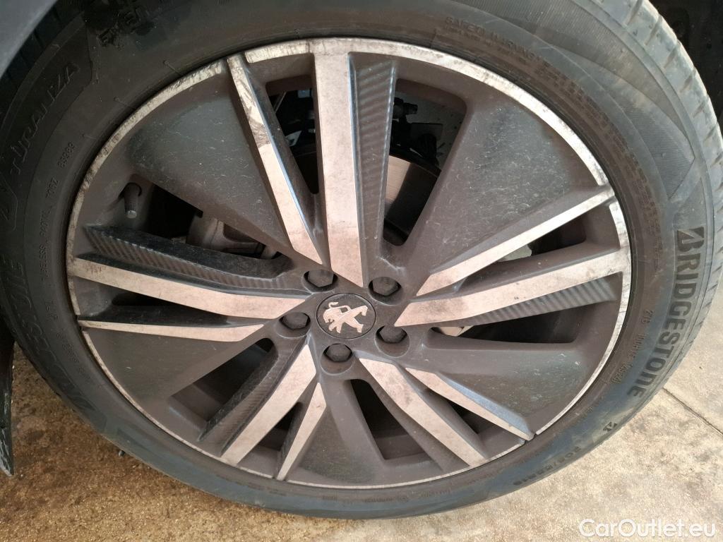  Peugeot  5008 PEUGEOT  / 2020 / 5P / SUV PureTech 130 S&S EAT8 GT Pack #16