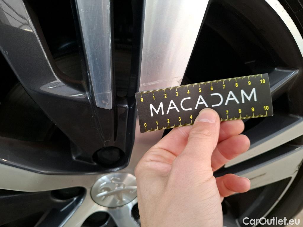  Peugeot  3008 PEUGEOT  / 2020 / 5P / SUV PureTech 130 S&S EAT8 GT #27