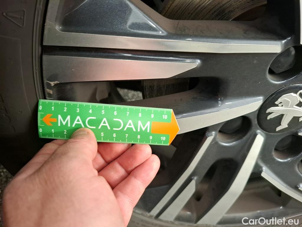  Peugeot  208  Allure Pack 1.2 PureTech 100CV BVA8 E6d #23