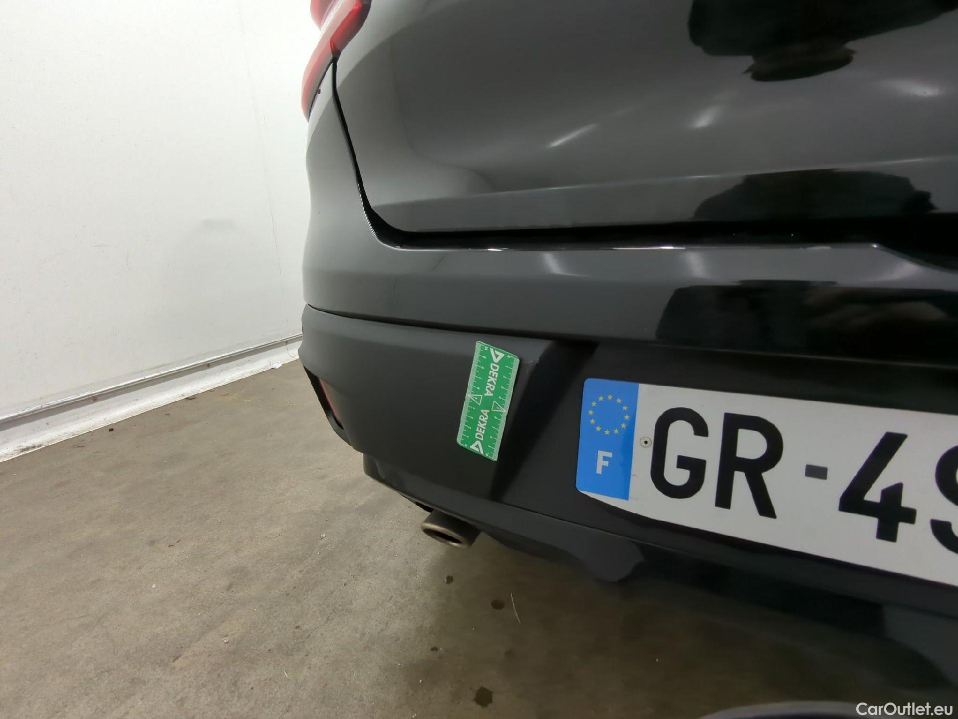  Citroen  C4 CITROEN  X / 2022 / 4P / Berline PureTech 130 S&S EAT8 Shine #27