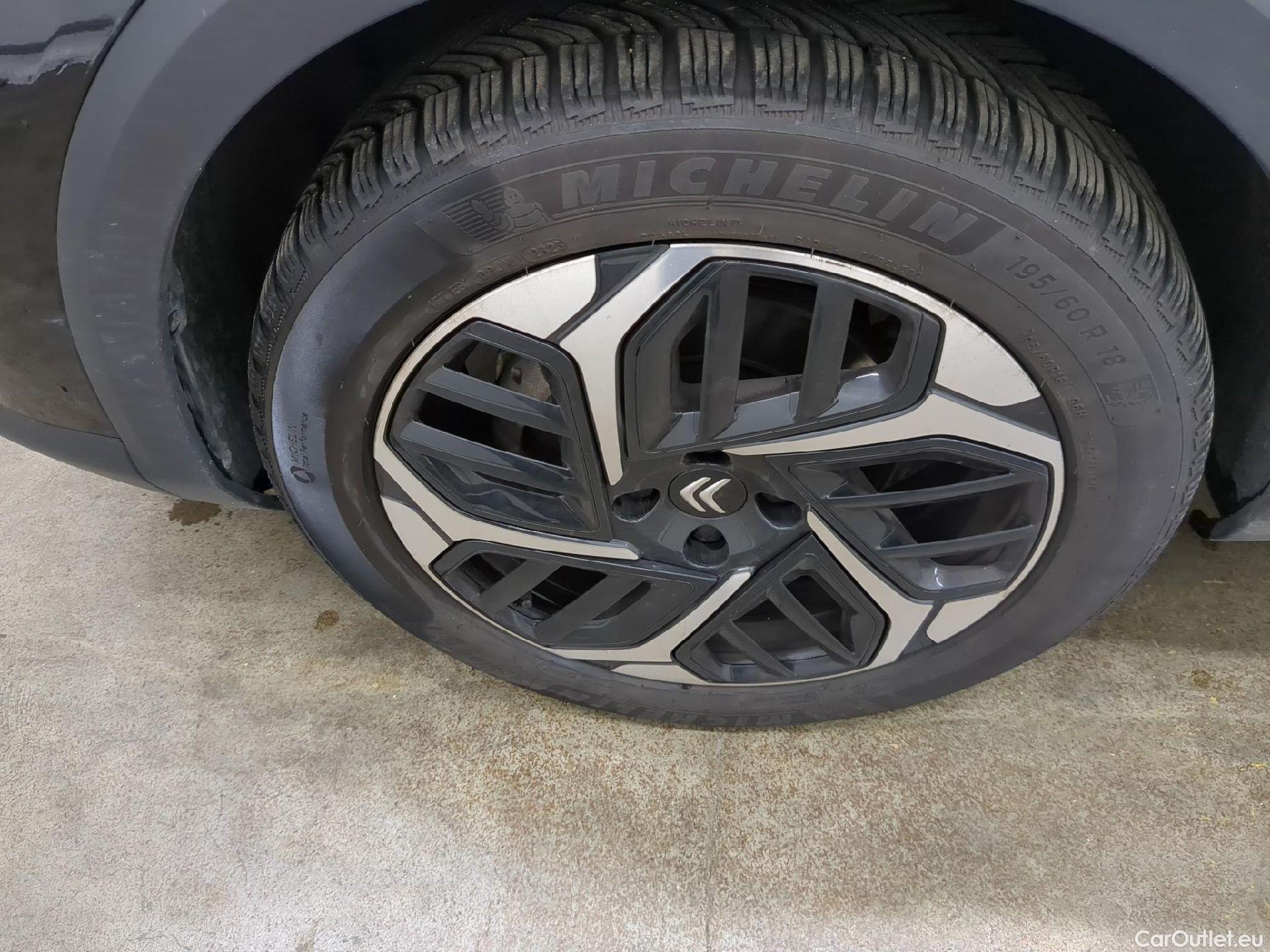  Citroen  C4 CITROEN  X / 2022 / 4P / Berline PureTech 130 S&S EAT8 Shine #6