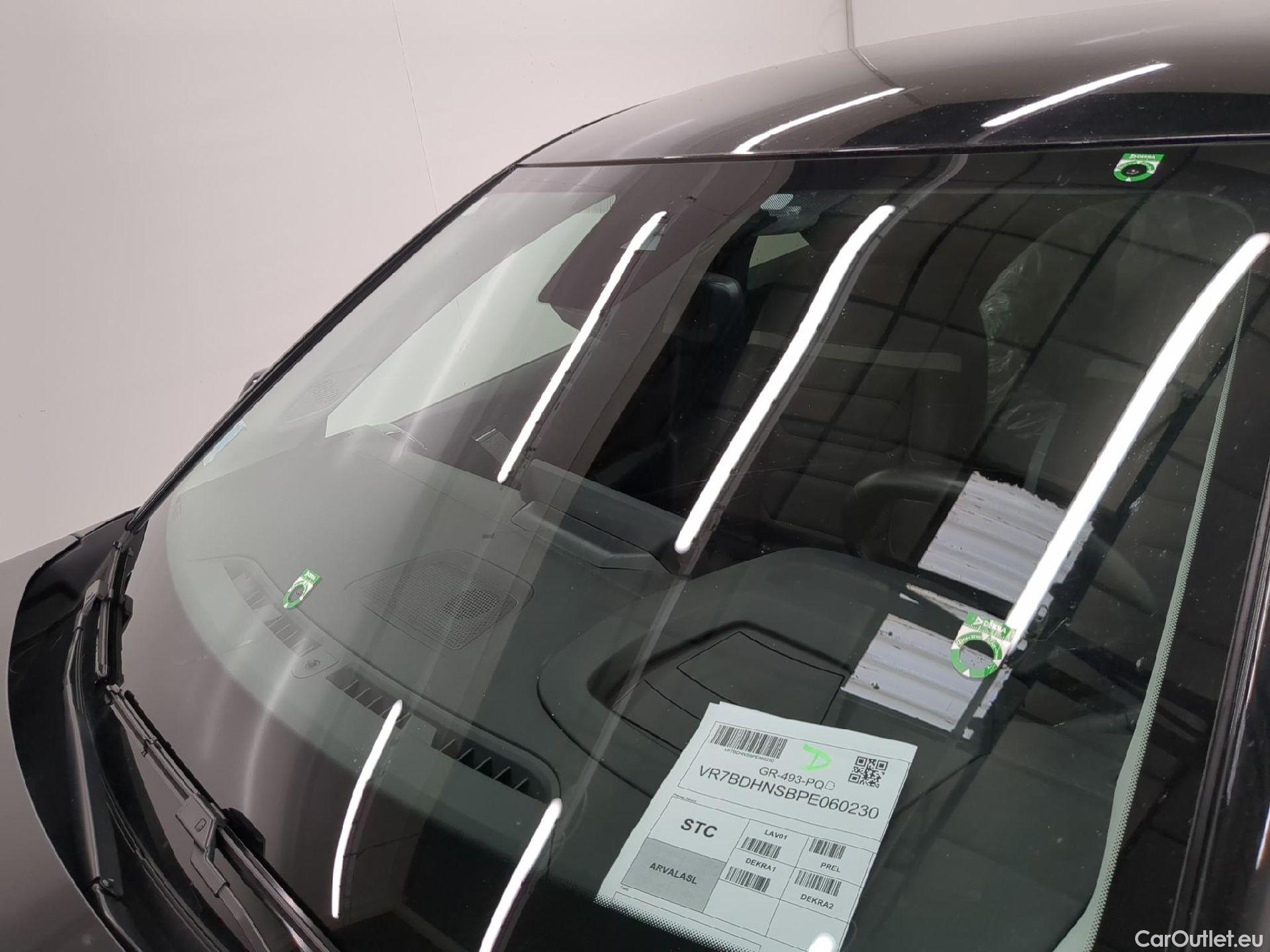  Citroen  C4 CITROEN  X / 2022 / 4P / Berline PureTech 130 S&S EAT8 Shine #20