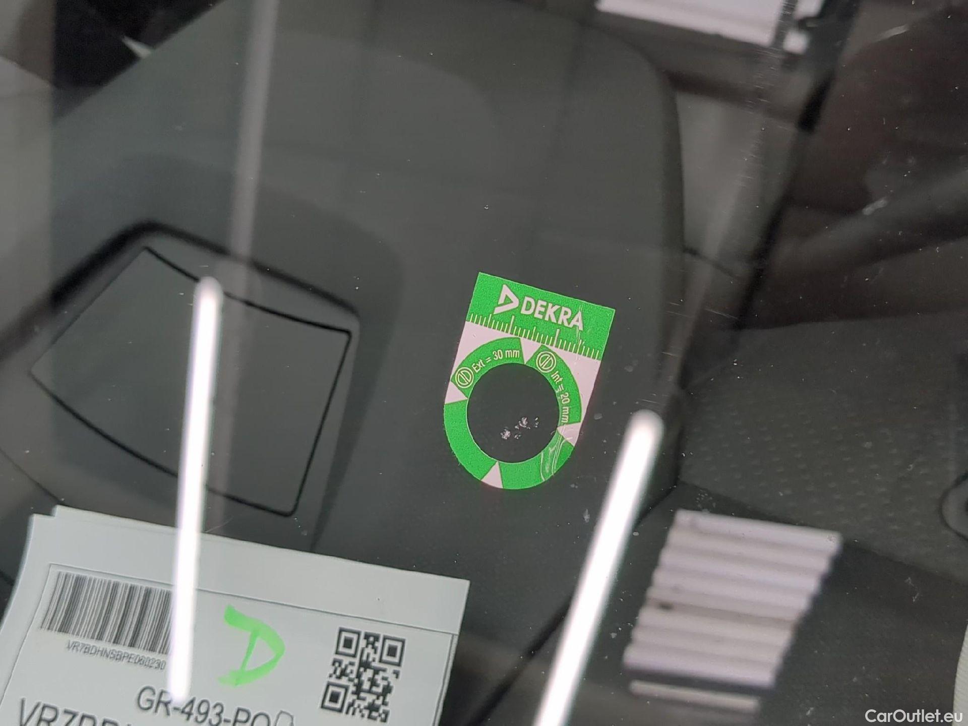  Citroen  C4 CITROEN  X / 2022 / 4P / Berline PureTech 130 S&S EAT8 Shine #19