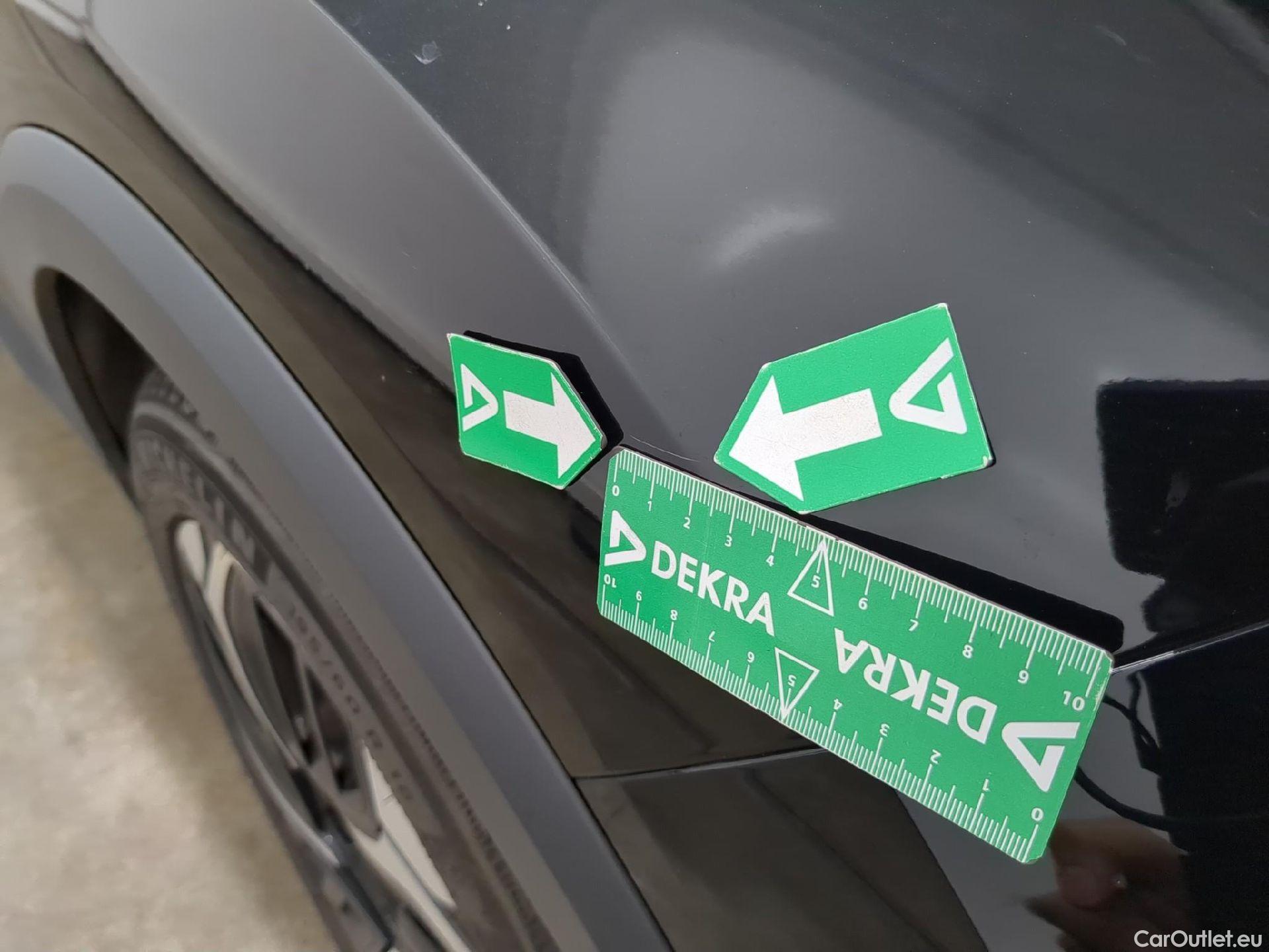  Citroen  C4 CITROEN  X / 2022 / 4P / Berline PureTech 130 S&S EAT8 Shine #9