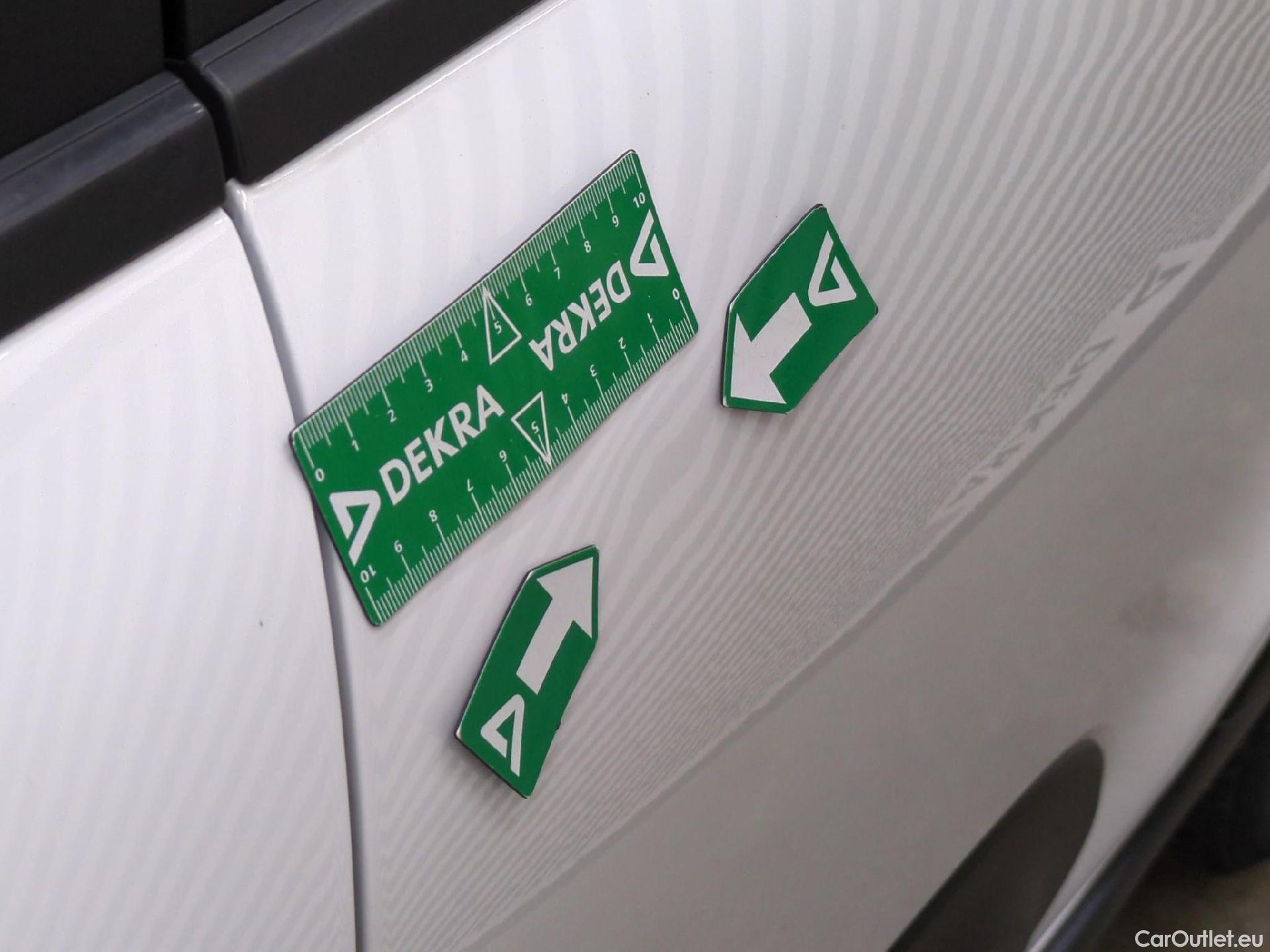  Citroen  C3  Société Feel 1.2 PureTech 80CV BVM5 E6d #37