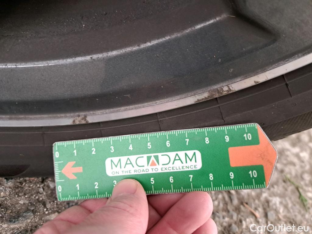  Bmw  Serie 1 BMW Série 1 / 2019 / 5P / Berline 116i DKG7 Business Design #7