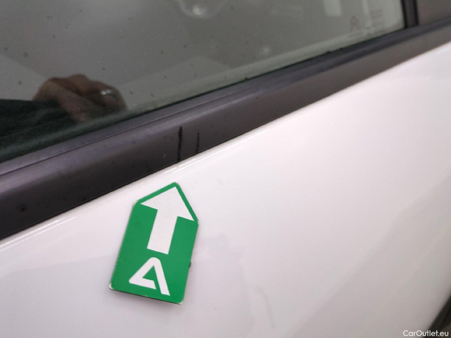  Citroen  C3  Société Feel 1.2 PureTech 80CV BVM5 E6d #26