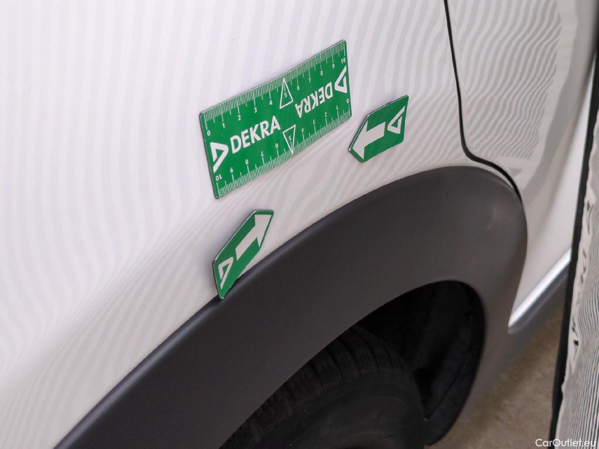  Citroen  C3  Société Feel 1.2 PureTech 80CV BVM5 E6d #15