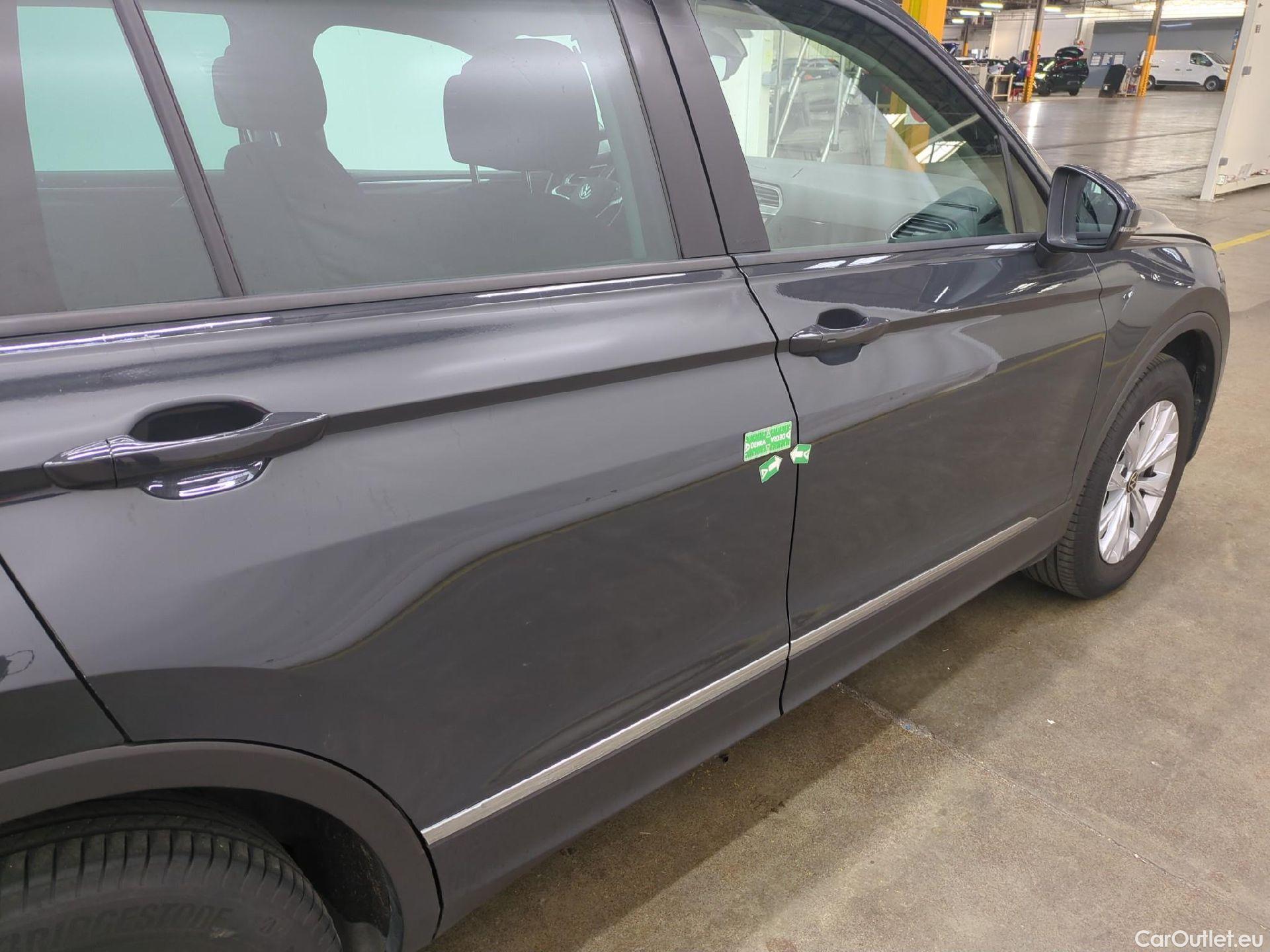  Volkswagen  Tiguan VOLKSWAGEN  / 2020 / 5P / SUV 1.4 eHybrid 245 DSG6 Life Business #19