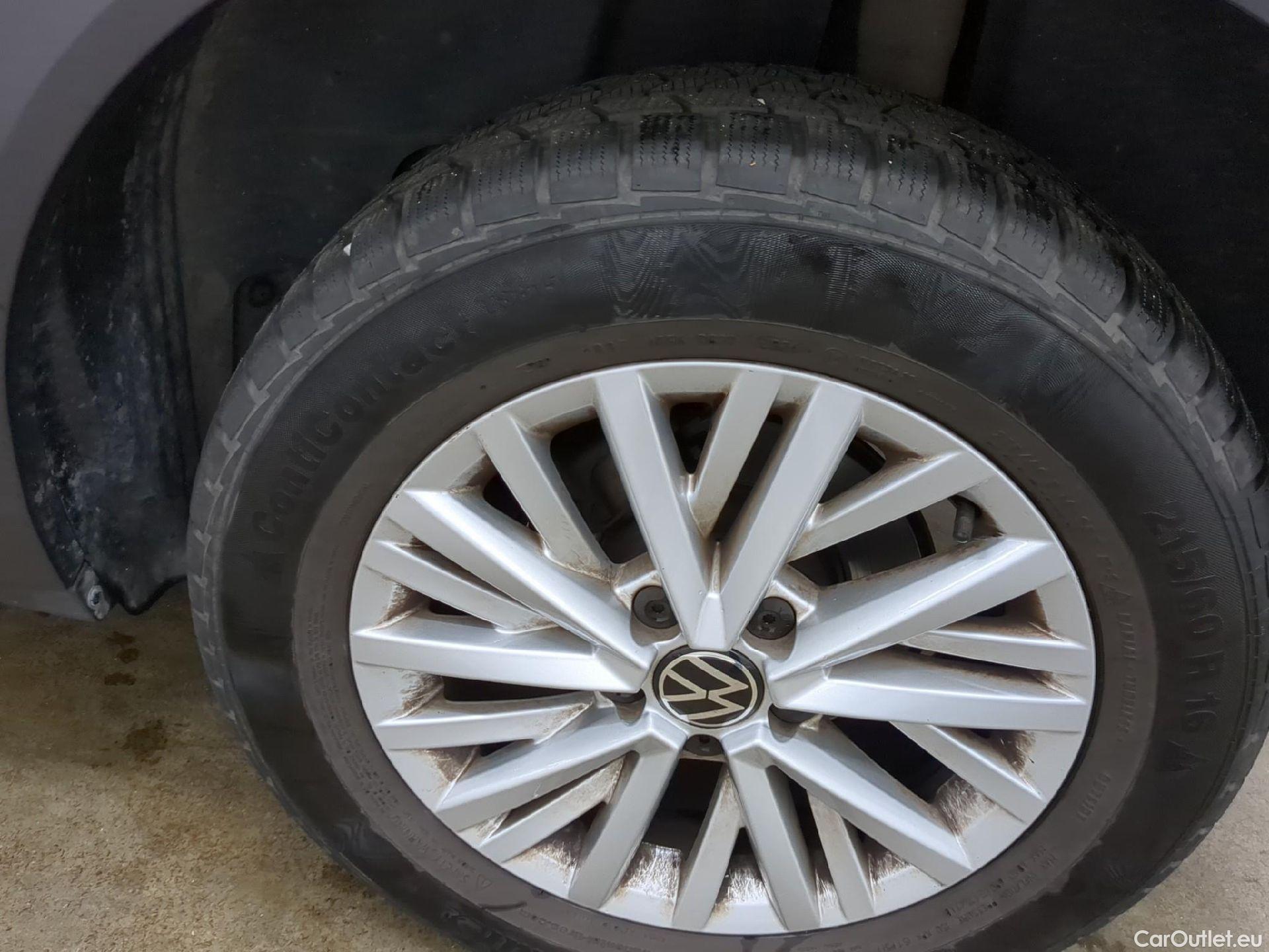  Volkswagen  T-ROC VOLKSWAGEN  / 2021 / 5P / SUV 1.5 TSI 150 EVO LIFE BUSINESS #2