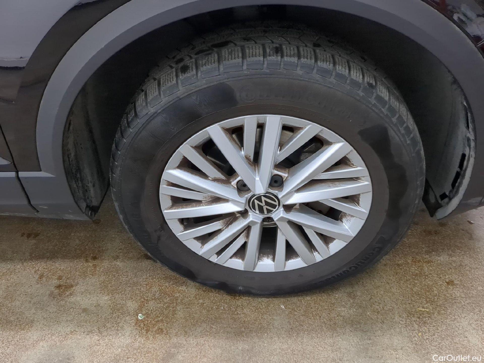  Volkswagen  T-ROC VOLKSWAGEN  / 2021 / 5P / SUV 1.5 TSI 150 EVO LIFE BUSINESS #4