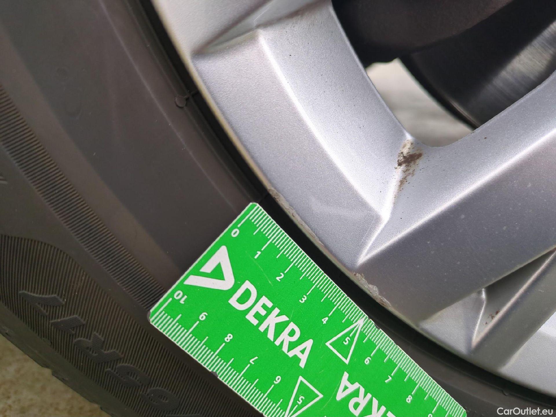  Volkswagen  Tiguan VOLKSWAGEN  / 2020 / 5P / SUV 1.4 eHybrid 245 DSG6 Life Business #2