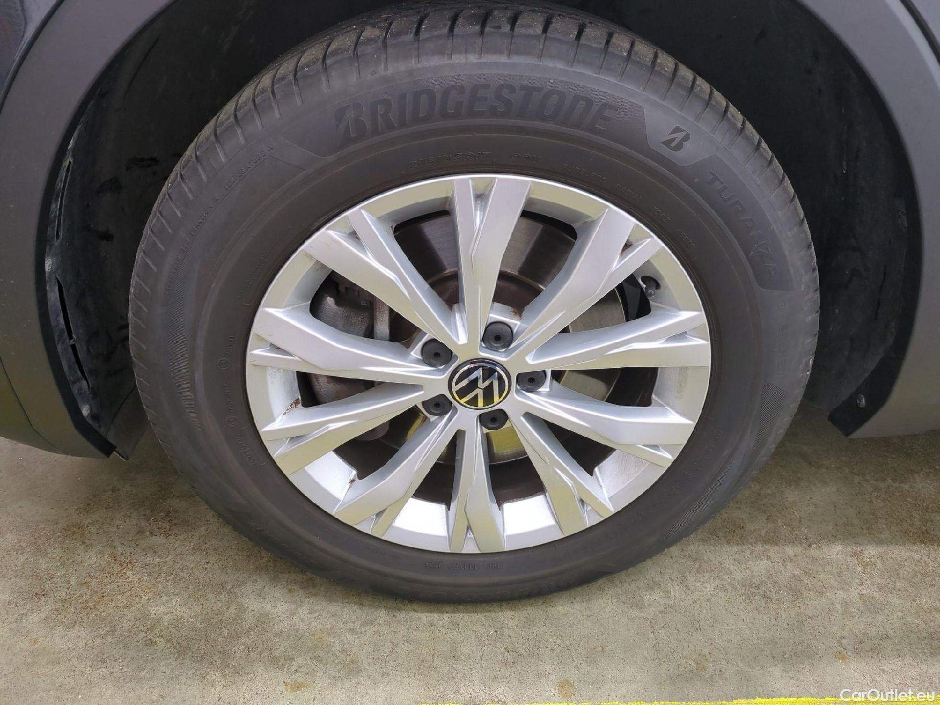  Volkswagen  Tiguan VOLKSWAGEN  / 2020 / 5P / SUV 1.4 eHybrid 245 DSG6 Life Business #1