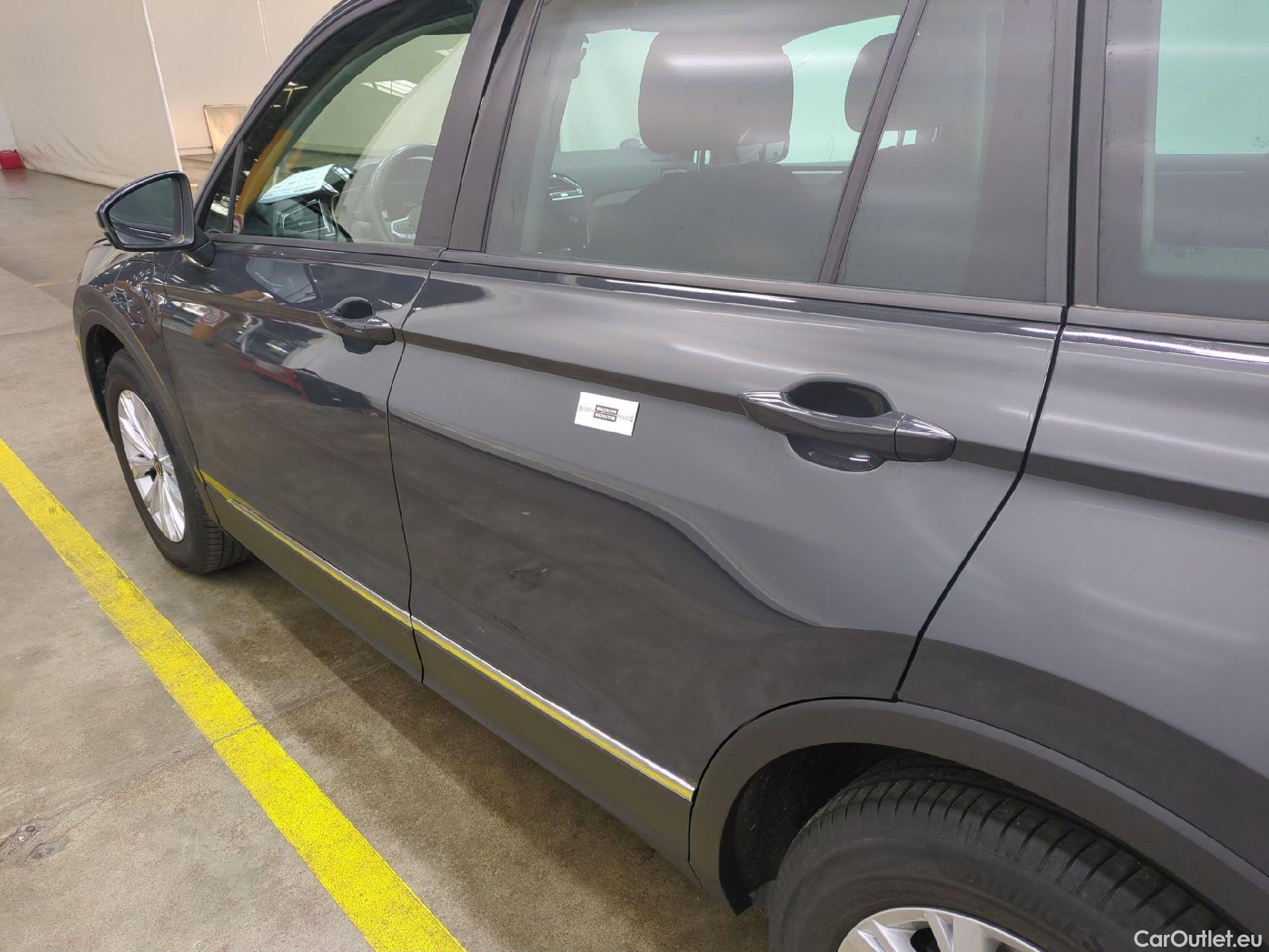  Volkswagen  Tiguan VOLKSWAGEN  / 2020 / 5P / SUV 1.4 eHybrid 245 DSG6 Life Business #23