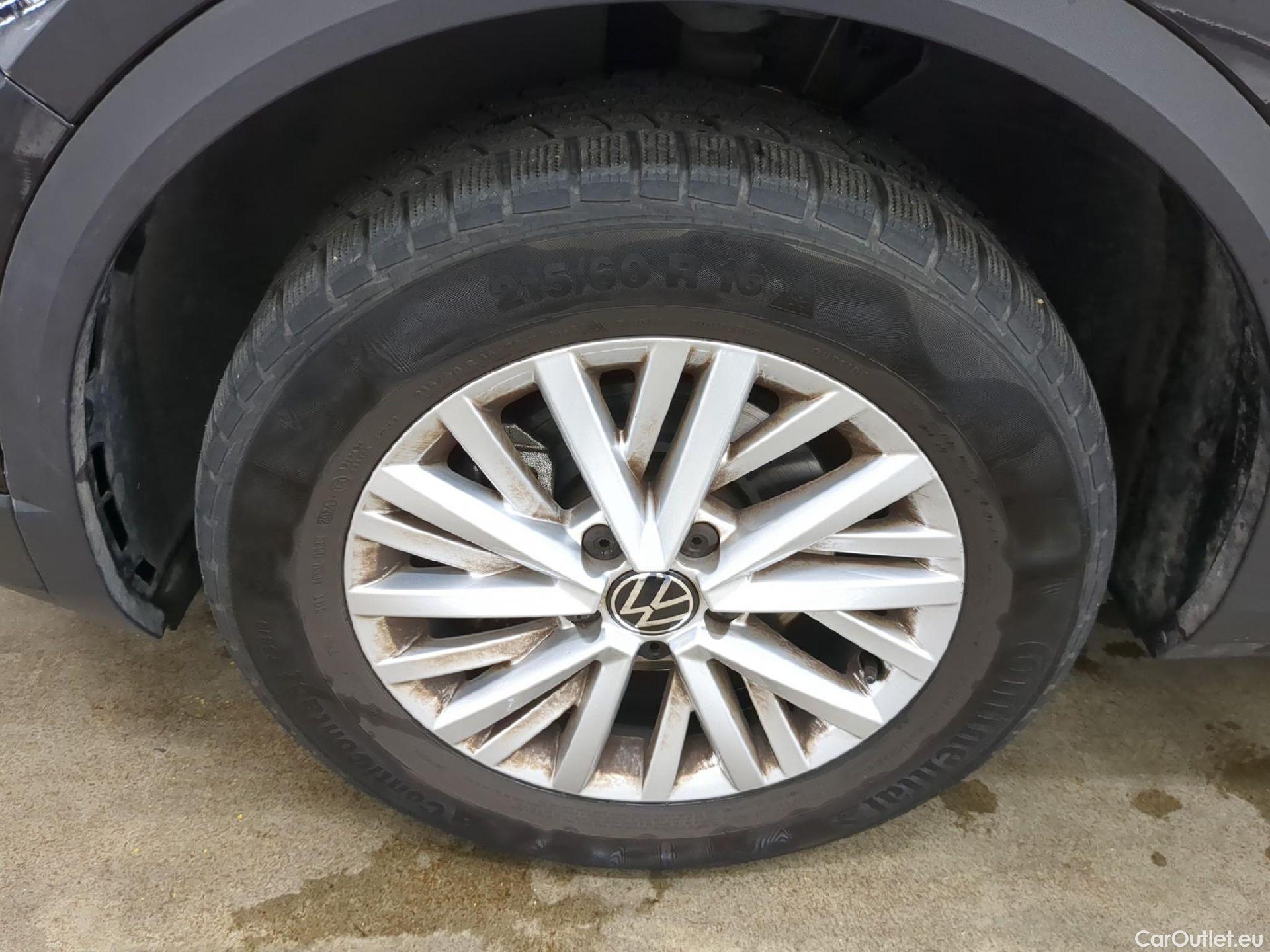  Volkswagen  T-ROC VOLKSWAGEN  / 2021 / 5P / SUV 1.5 TSI 150 EVO LIFE BUSINESS #1