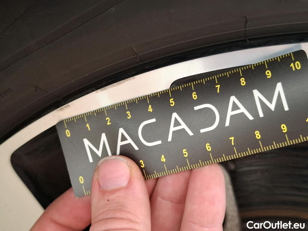  Opel   Grandland X Grandland X Elegance Business 1.5 130CV BVA8 E6d #35