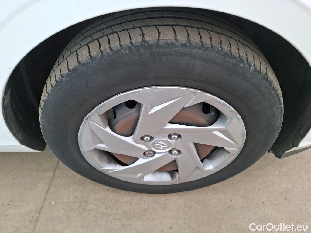  Hyundai  i20  Initia 1.2 85CV BVM5 E6d #22