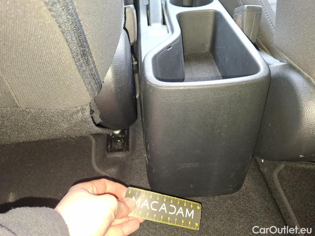  Hyundai  i20  Initia 1.2 85CV BVM5 E6d #30