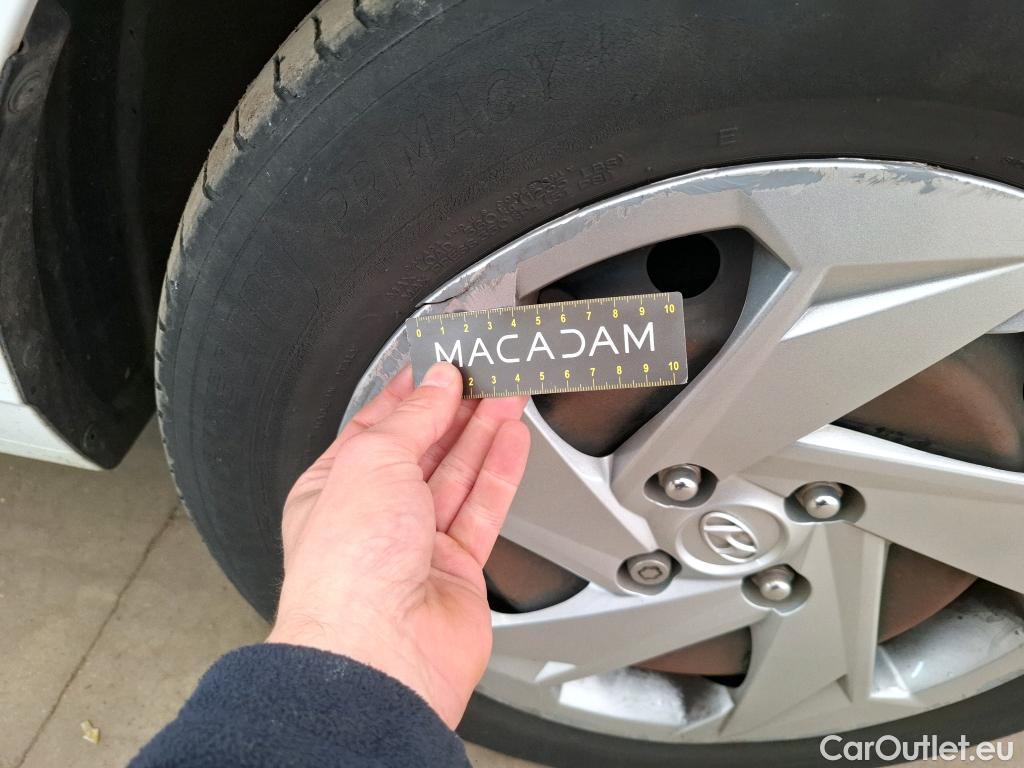  Hyundai  i20  Initia 1.2 85CV BVM5 E6d #24