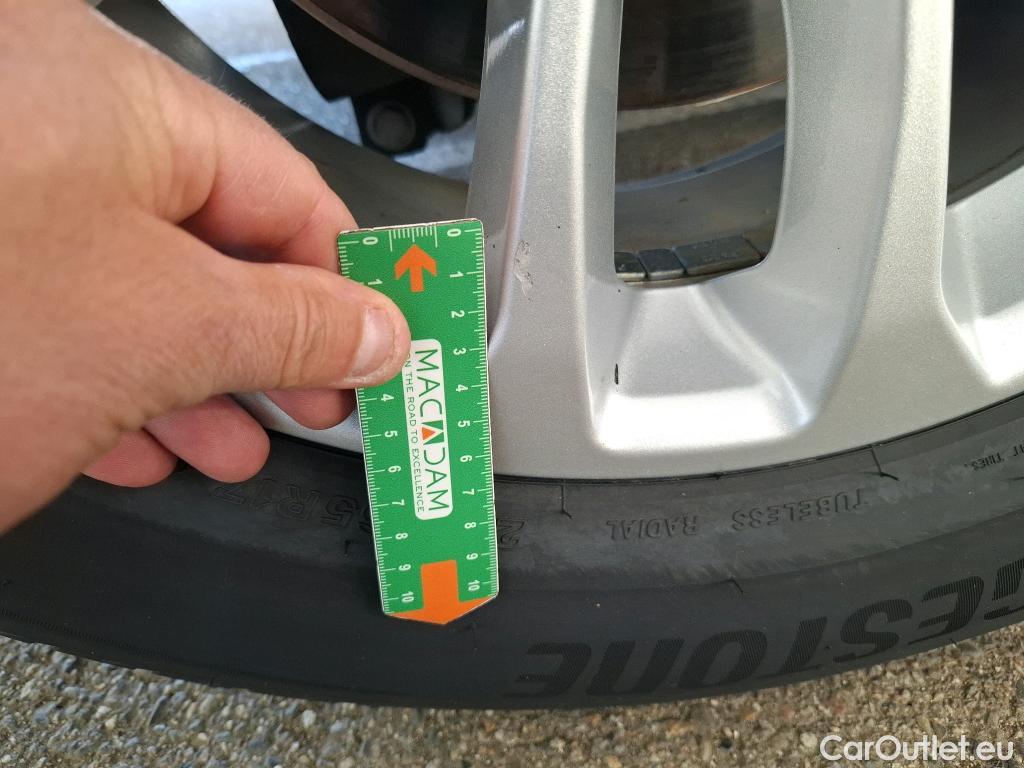  Ford  Kuga  Plug-In Hybrid Titanium 2.5 240CV BVA6 E6d #47