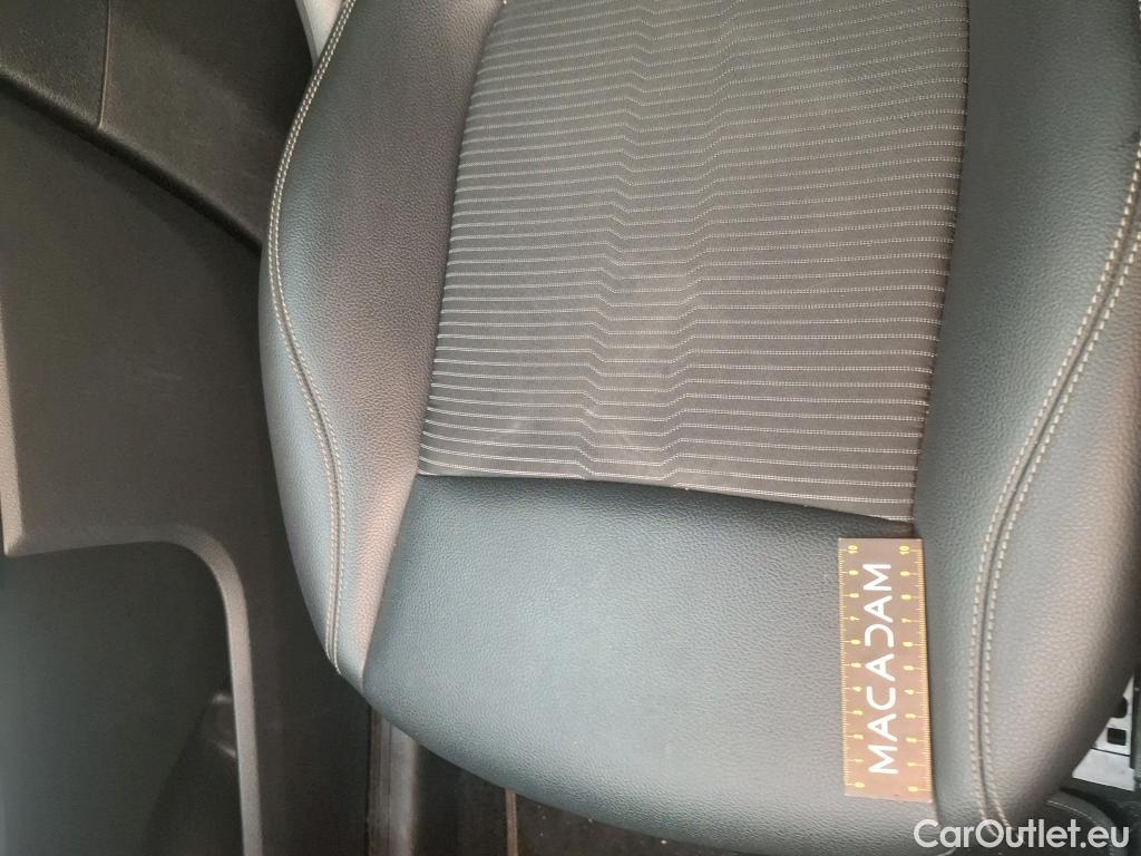  Mercedes  GLA MERCEDES-BENZ  / 2020 / 5P / SUV 1.3  250 e BUSINESS LINE DCT #25