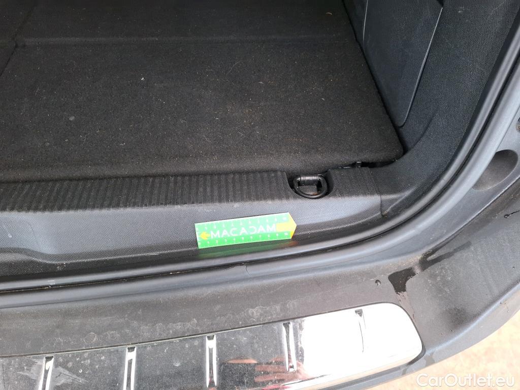  Peugeot  5008  Allure Pack 1.2 PureTech 130CV BVA8 7 Sieges E6d #11