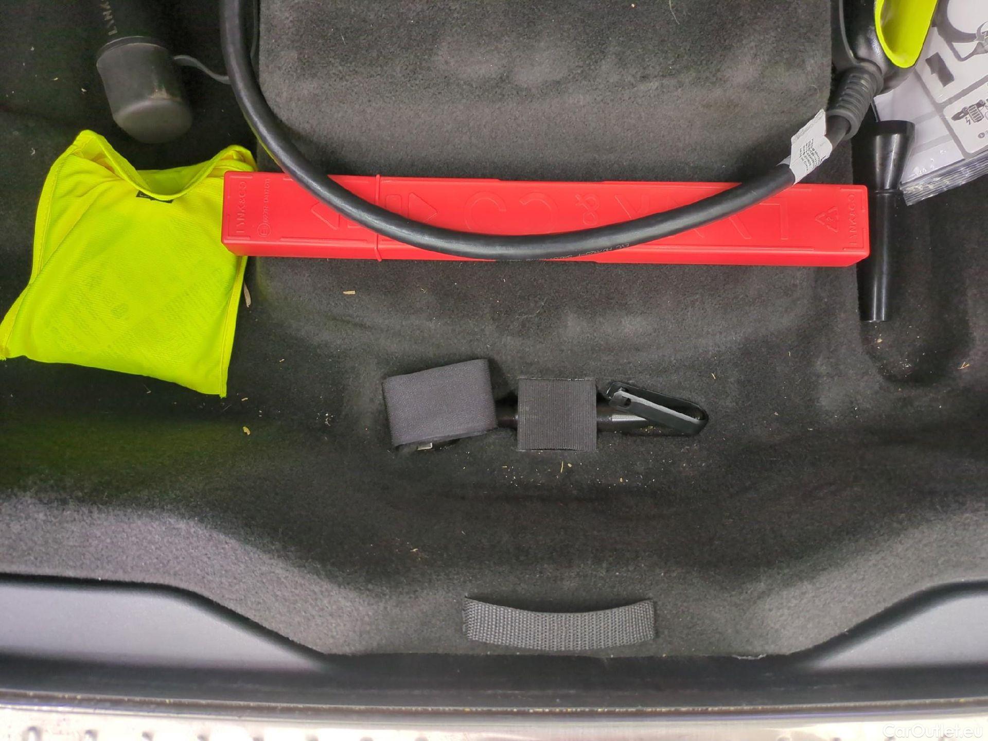  LYNK & Co  01 LYNK & CO  / 2020 / 5P / SUV 1.5 261ch  Hybride Rechargeable OPERATION STOCK #8