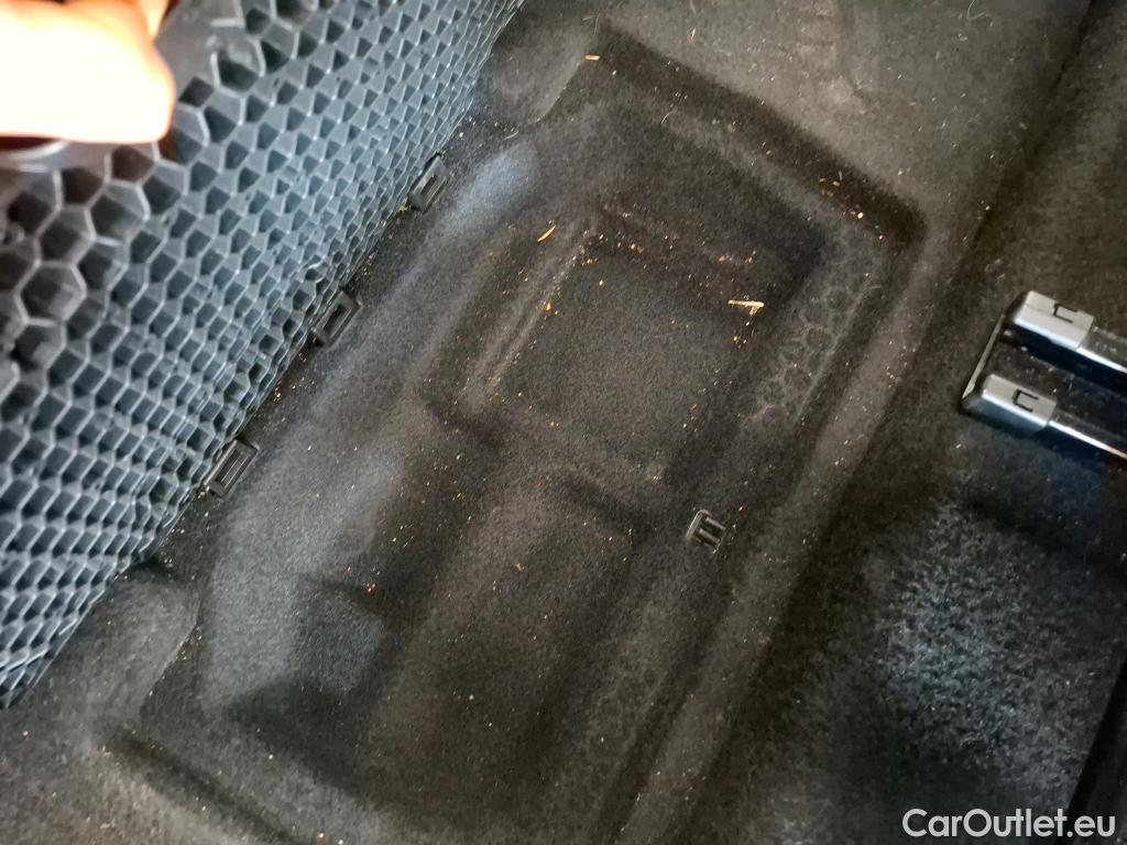  Peugeot  5008  Allure Pack 1.2 PureTech 130CV BVA8 7 Sieges E6d #36