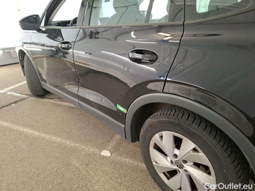  Volkswagen  Tiguan VOLKSWAGEN  / 2023 / 5P / SUV 2.0 TDI 150 DSG7 LIFE PLUS #13